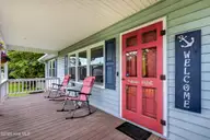 209 River Reach Drive, Swansboro, NC 28584 — 3-bedroom waterfront home in River Reach, Swansboro, NC, photo 4 of 32