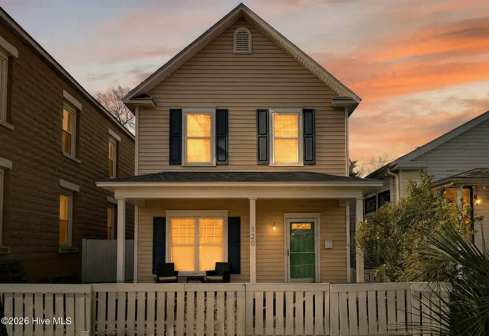 120 S 9th Street, Wilmington, NC 28401 — 3-bedroom home, Wilmington, NC, photo 1 of 42: 120S9thSTreet-4_Dusk