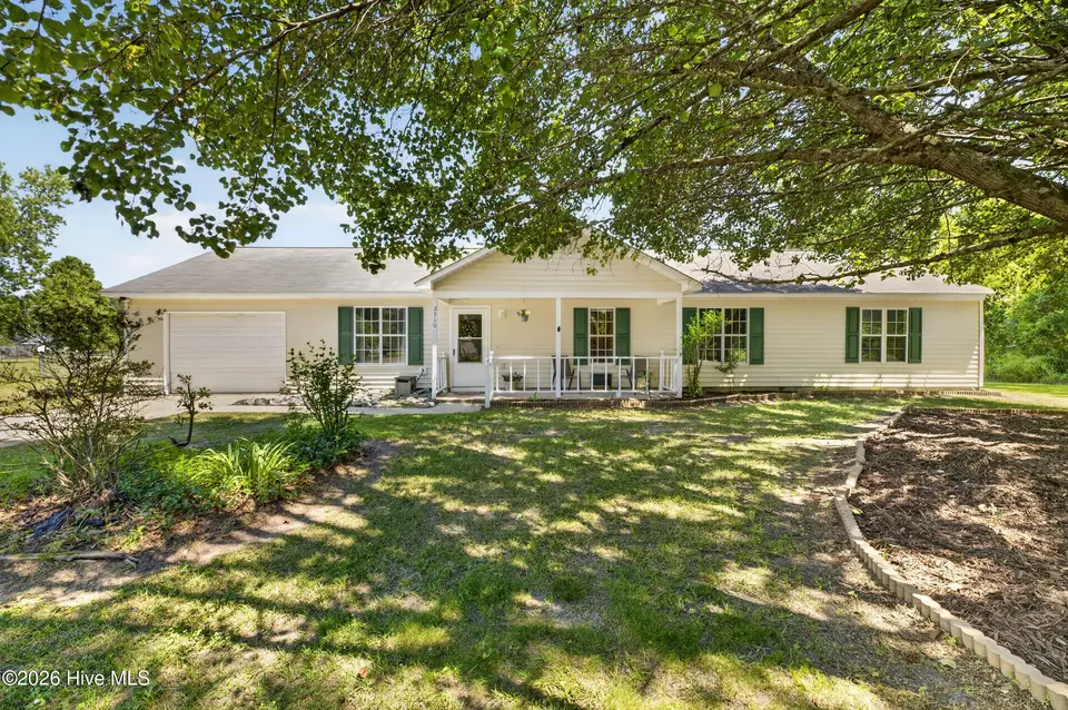 2310 Ivy Road, Greenville, NC 27858 — 3-bedroom home in Hunterchase, Greenville, NC, photo 1 of 42: 001_DSC_4243