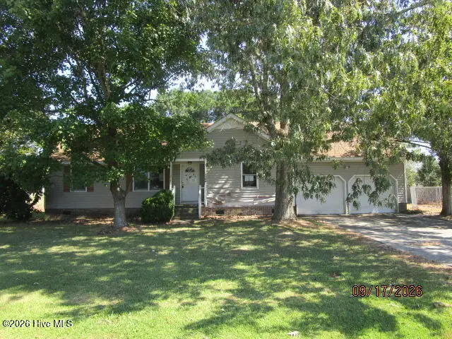 1108 Azalea Trail, Elizabeth City, NC 27909 — 3-bedroom home in Azalea Acres, Elizabeth City, NC, photo 1 of 29: IMG_9495