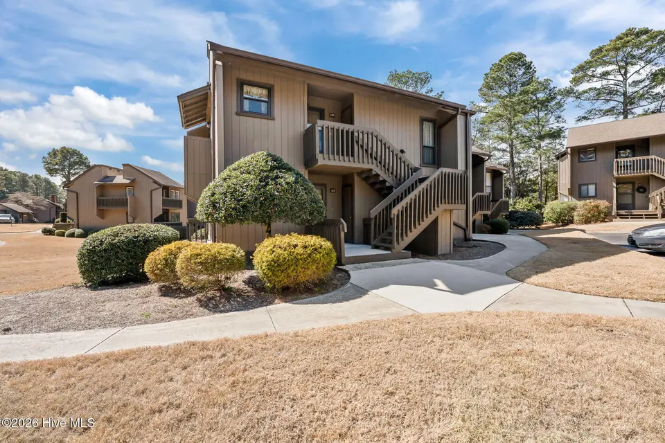 10 Pine Tree Road #122, Pinehurst, NC 28374 — 2-bedroom condo in St Andrews Cond, Pinehurst, NC, photo 1 of 26: 1-web-or-mls-DSC06191