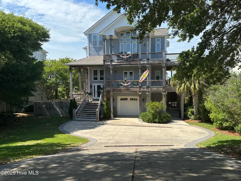 4204 Emerald Drive, Emerald Isle, NC 28594 — 5-bedroom waterfront home in Windfall South, Emerald Isle, NC, photo 1 of 65: 4204 Emerald Drive