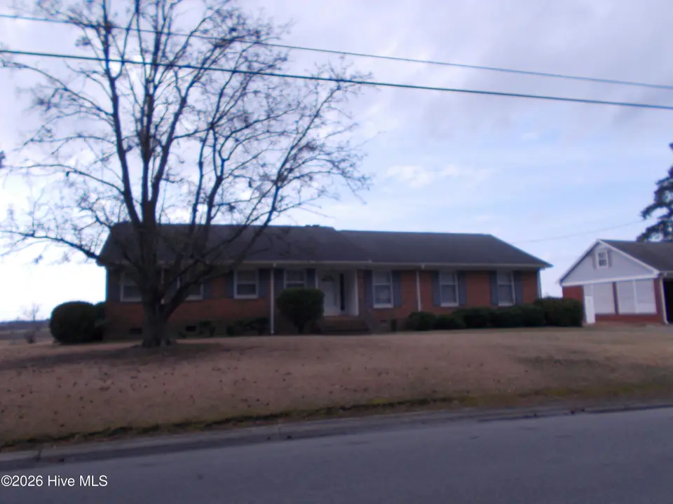 1606 Hardee Road, Kinston, NC 28504 — 3-bedroom home, Kinston, NC, photo 1 of 15: DSCN2682