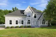 1912 Snowy Egret Drive, Morehead City, NC 28557 — 3-bedroom home in Brooke Woods, Morehead City, NC, photo 2 of 43: 3-web-or-mls-590A3982