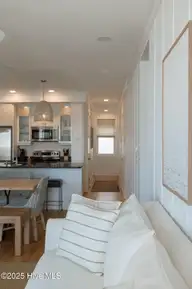 16 E Henderson Street Unit A, Wrightsville Beach, NC 28480 — 4-bedroom condo, Wrightsville Beach, NC, photo 10 of 40: AMY_16 E Henderson -93_websize