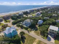 101 Jackson Avenue, Emerald Isle, NC 28594 — 4-bedroom waterfront home in Jefferson Place, Emerald Isle, NC, photo 12 of 61: 101 Jackson Ave