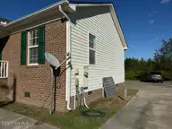 1213 Brentwood Drive, Kinston, NC 28501 — 3-bedroom home in Brentwood, Kinston, NC, photo 3 of 11: right
