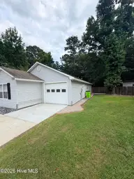 104 Spruce Court, New Bern, NC 28562 — 3-bedroom home in Forest Park, New Bern, NC, photo 5 of 47: IMG_1023