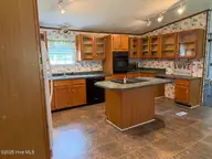 163 Great Neck Landing Road, Hubert, NC 28539 — 4-bedroom manufactured home, Hubert, NC, photo 7 of 31