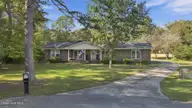 309 Willowbrook Court, New Bern, NC 28562 — 4-bedroom home in River Bend, New Bern, NC, photo 4 of 56: 4-web-or-mls-DJI_0467