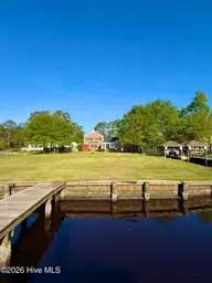 236 Shoreline Drive, New Bern, NC 28562 — 4-bedroom waterfront home in River Bend, New Bern, NC, photo 3 of 64: IMG_6218