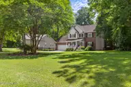 125 Dockside Drive, Jacksonville, NC 28546 — 4-bedroom home in Hunters Creek, Jacksonville, NC, photo 1 of 47: dockside-1