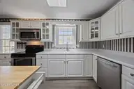 2882 Ivy Road, Greenville, NC 27858 — 3-bedroom home, Greenville, NC, photo 8 of 56: 35-web-or-mls-IMG_8467