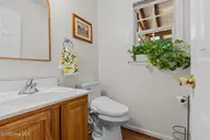 125 Dockside Drive, Jacksonville, NC 28546 — 4-bedroom home in Hunters Creek, Jacksonville, NC, photo 17 of 47: dockside-16