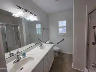 128 Leonard Drive, New Bern, NC 28560 — 3-bedroom home in The Oaks, New Bern, NC, photo 9 of 19