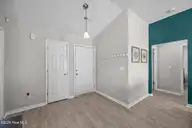 2209 White Road, Wilmington, NC 28411 — 3-bedroom home in Meadowbrook, Wilmington, NC, photo 7 of 41: 7_foyer