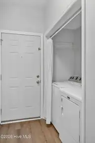 4240 Wilshire Boulevard 202e, Wilmington, NC 28403 — 2-bedroom condo in Courtyard, Wilmington, NC, photo 2 of 23