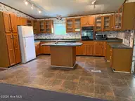 163 Great Neck Landing Road, Hubert, NC 28539 — 4-bedroom manufactured home, Hubert, NC, photo 6 of 31