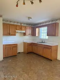 1213 Brentwood Drive, Kinston, NC 28501 — 3-bedroom home in Brentwood, Kinston, NC, photo 5 of 11: kitchen