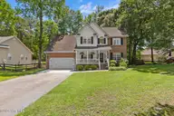 125 Dockside Drive, Jacksonville, NC 28546 — 4-bedroom home in Hunters Creek, Jacksonville, NC, photo 2 of 47: dockside-2