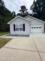 104 Spruce Court, New Bern, NC 28562 — 3-bedroom home in Forest Park, New Bern, NC, photo 2 of 47: IMG_1025