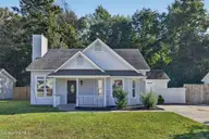 609 Bay Blossom Drive, Wilmington, NC 28411 — 3-bedroom home in Meadowbrook, Wilmington, NC, photo 3 of 38: 609BayBlossomDrive-2