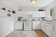 609 Jacksonville Highway, Burgaw, NC 28425 — 2-bedroom home, Burgaw, NC, photo 10 of 26