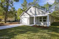 484 Cherokee Road, Southport, NC 28461 — 3-bedroom home, Southport, NC, photo 3 of 33: 14-web-or-mls-IMG_7544