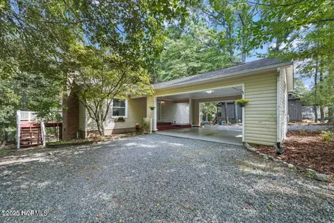 155 Edgewater Dr, Seven Lakes