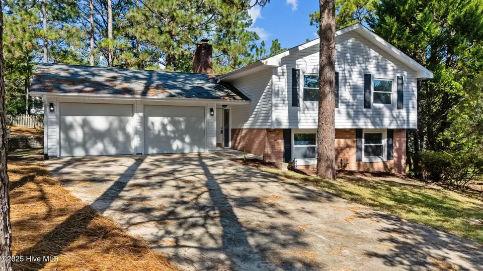 5 Halter Place, Pinehurst, NC 28374 — 3-bedroom home in Unit 8, Pinehurst, NC, photo 1 of 30: 1_photo-5-halter-place