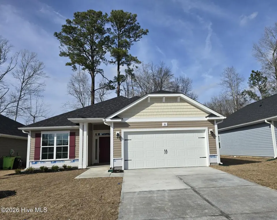 86 Fishing Creek Drive, New Bern, NC 28562 — 4-bedroom home in Belle Oaks, New Bern, NC, photo 1 of 11: Front Elevation