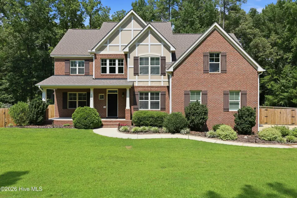 165 Glenmoor Drive, Southern Pines, NC 28387 — 4-bedroom home in Scot's Glen, Southern Pines, NC, photo 1 of 43: 1-print-IMG_8759