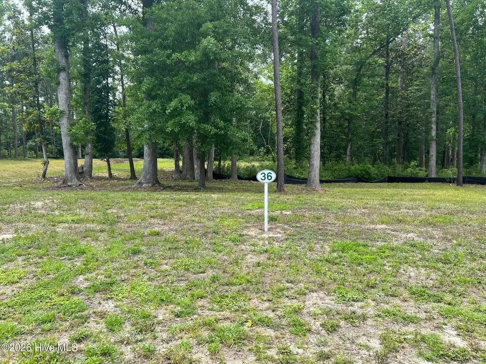 824 36 Helmsdale Drive, Wilmington, NC 28405 — lot in Landfall, Wilmington, NC, photo 1 of 2: Front
