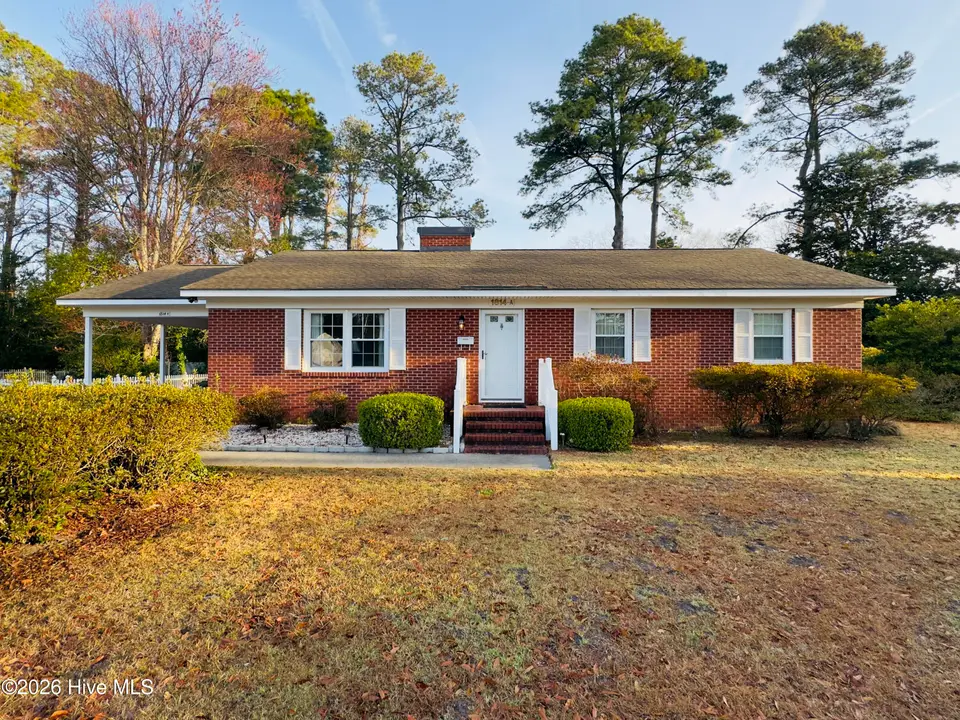 1814a Tryon Road, New Bern, NC 28560 — 3-bedroom home, New Bern, NC, photo 1 of 38: IMG_1186