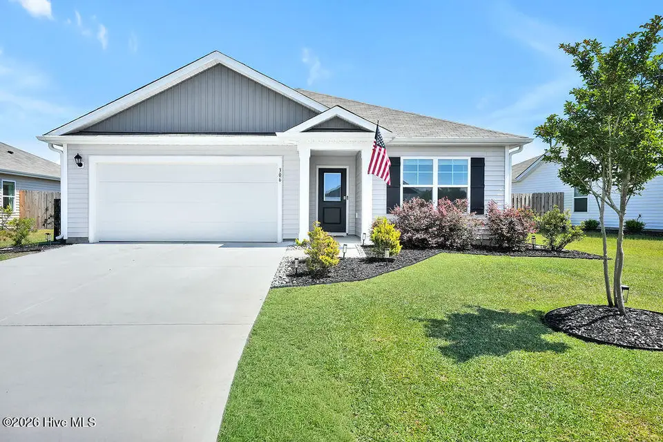 306 Cleat Drive, Surf City, NC 28445 — 3-bedroom home in Waterside, Surf City, NC, photo 1 of 33: 306CleatDrive-1