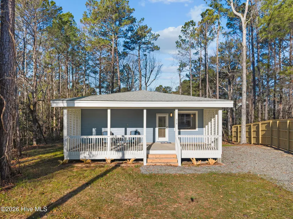 314 Pond View Court, Hampstead, NC 28443 — 2-bedroom home in Virginia Creek Forest, Hampstead, NC, photo 1 of 30: 2-web-or-mls-314 Pond View Ct. 67