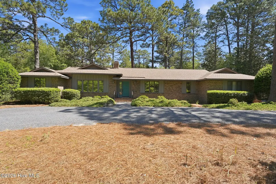 370 Donald Ross Drive, Pinehurst, NC 28374 — 4-bedroom home in Unit 2, Pinehurst, NC, photo 1 of 56: 370 Donald Ross Drive